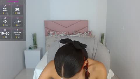 Snapshot of sarayvega_ chatting on 3, 10, 2025 Saray Vega online show from 3, 10, 2025