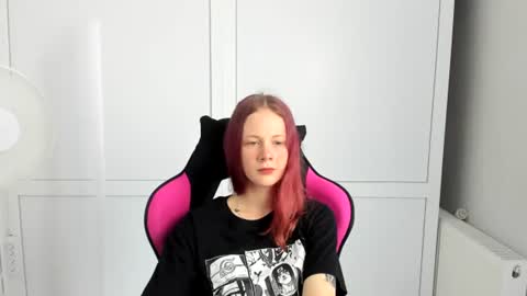 Snapshot of sareenadark_ chatting on 3, 7, 2026 Hinata online show from 3, 7, 2026