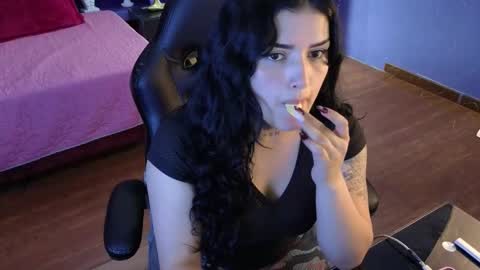 Sari  online show from 3, 12, 2025