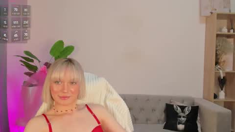 Your Selena 3 online show from 25, 3, 2026