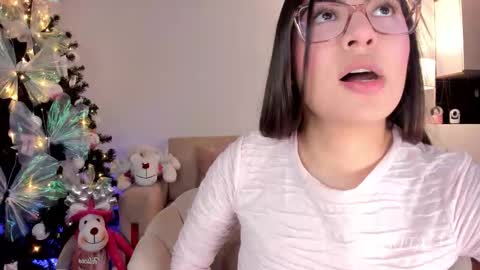 Snapshot of sarita_3 chatting on 21, 12, 2025 Sarita Lozano online show from 21, 12, 2025