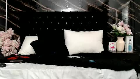 Snapshot of sarita_multisquirt chatting on 6, 6, 2026 Sara online show from 6, 6, 2026