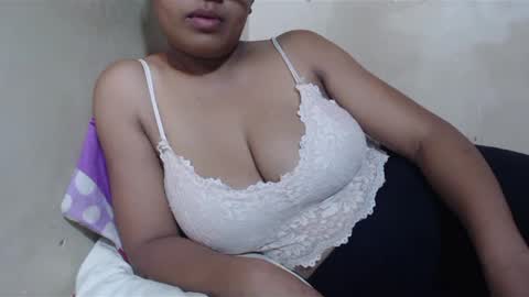 saronette online show from 28, 1, 2025