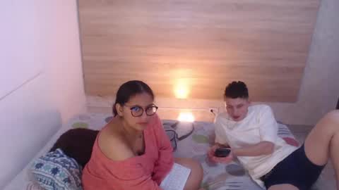 Sasha Y Felipe online show from 5, 8, 2026