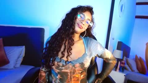 sasha_bowei online show from 8, 11, 2025