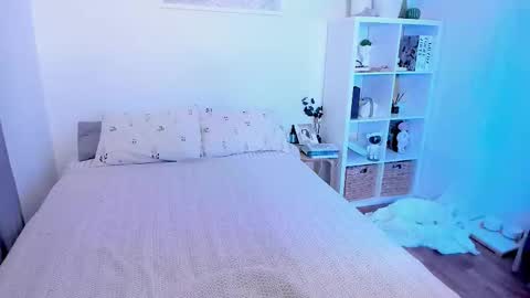 Sasha Miro online show from 3, 2, 2026