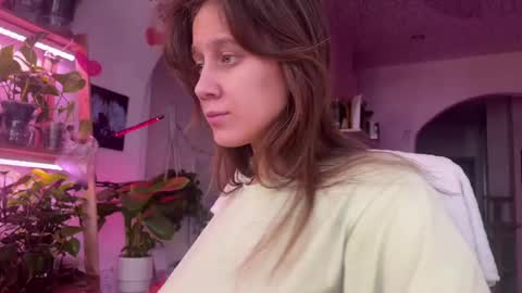 Alexandra Sasha in short online show from 16, 2, 2025