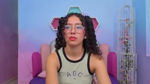 Snapshot of sashamonroee_ chatting on 2, 11, 2025 SashaMonroee online show from 2, 11, 2025