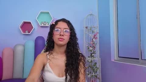 Snapshot of sashamonroee_ chatting on 17, 11, 2025 SashaMonroee online show from 17, 11, 2025