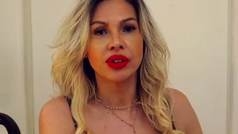 Snapshot of sashavaughn chatting on 5, 2, 2025 Sasha online show from 5, 2, 2025