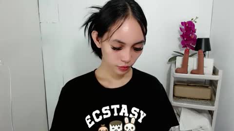 Snapshot of sashifoxdoll_ chatting on 17, 11, 2025 Sashi online show from 17, 11, 2025