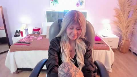 Snapshot of saskia_vellour chatting on 3, 2, 2026 saskia_vellour online show from 3, 2, 2026