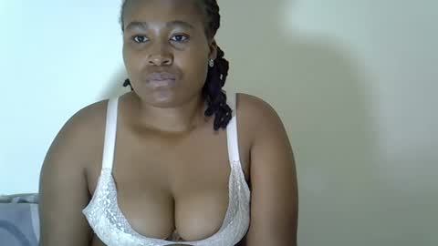 Snapshot of sasshun chatting on 13, 11, 2025 sassy online show from 13, 11, 2025