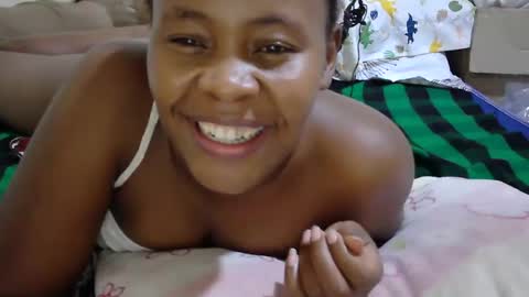 Snapshot of sassy_bella chatting on 5, 3, 2025 sassy_bella online show from 5, 3, 2025