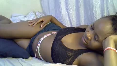 Snapshot of sassy_bella chatting on 14, 10, 2025 sassy_bella online show from 14, 10, 2025