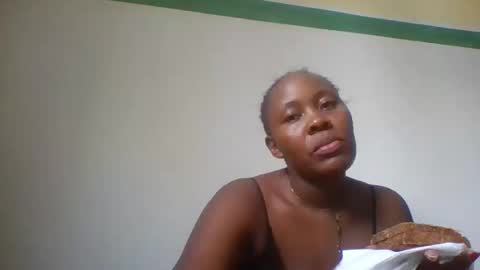 Snapshot of sassy_bella chatting on 18, 11, 2025 sassy_bella online show from 18, 11, 2025