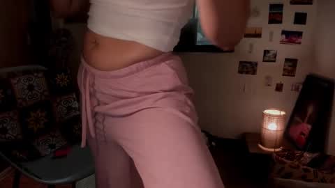 Snapshot of sassy_xyou chatting on 5, 2, 2025 Ms. Oh online show from 5, 2, 2025