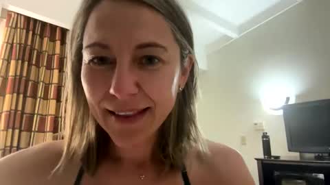 Sassyella online show from 6, 12, 2024