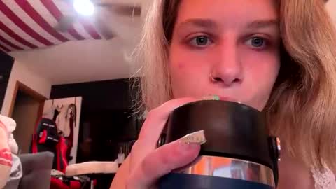 sassysquirtsmmm online show from 3, 5, 2026