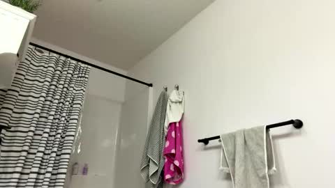 sassysquirtsmmm online show from 19, 5, 2026