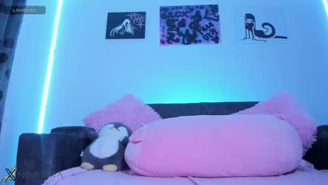    im expecting 300 thumbs up on my altar online show from 17, 11, 2025