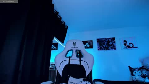    im expecting 300 thumbs up on my altar online show from 4, 6, 2026