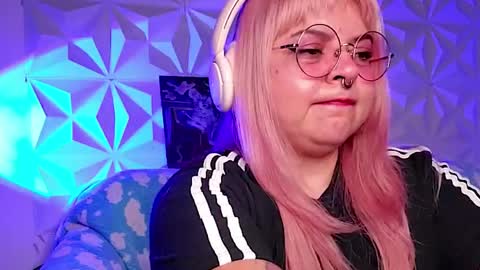 Gina George online show from 15, 4, 2026