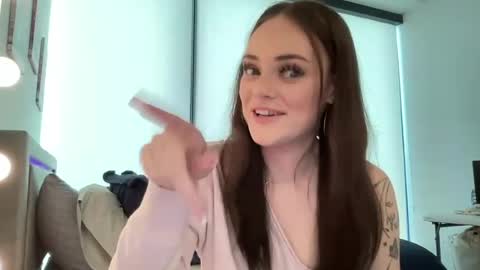 Savannah Waters online show from 17, 5, 2026