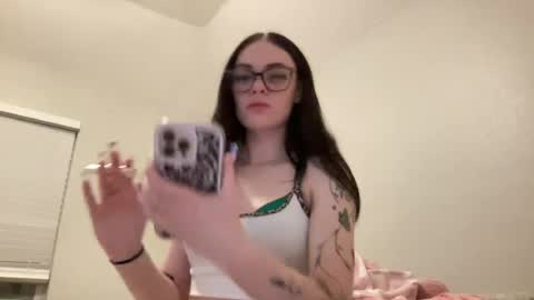 Savannah Waters online show from 29, 7, 2026
