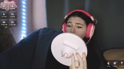 Snapshot of savannasotos chatting on 25, 10, 2025 Sophie online show from 25, 10, 2025