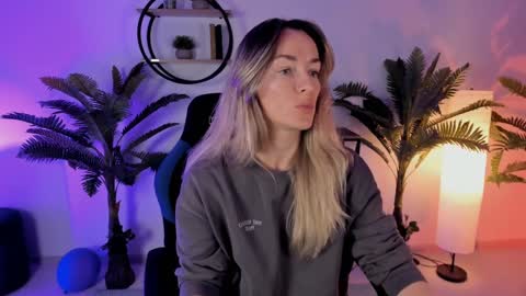 save the qween online show from 4, 1, 2025