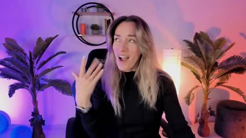 save the qween online show from 12, 1, 2025