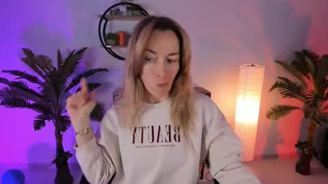 save the qween online show from 2, 3, 2025