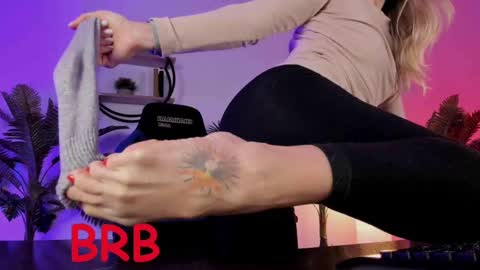 save the qween online show from 2, 3, 2025