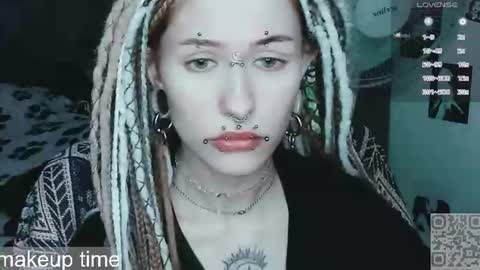 pronoun she. name Mary. age 21. online show from 11, 6, 2026