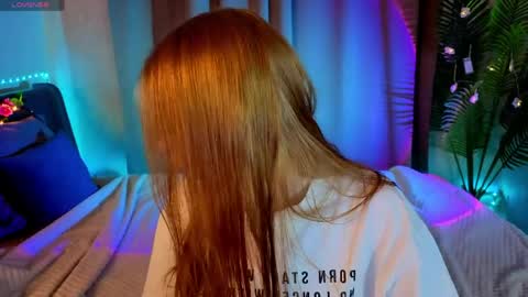 Kira  GMT 7 Mon Thu-Sun  0800am-0200pm  online show from 5, 4, 2026