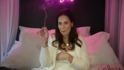 Good Girls Say Please...and Thank You online show from 30, 12, 2024