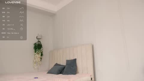 Snapshot of scamelia chatting on 16, 9, 2025 scamelia online show from 16, 9, 2025