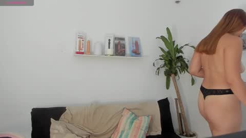 scarlet_100 online show from 5, 2, 2026