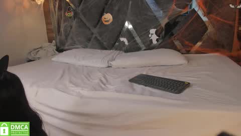 scarlet__jones_ online show from 24, 10, 2025