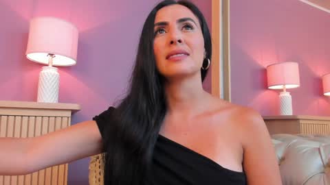 Scarlet Edwars online show from 5, 2, 2025