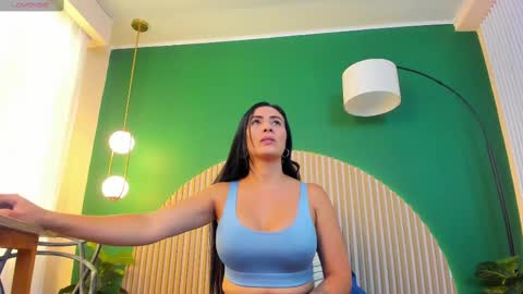 Scarlet Edwars online show from 15, 9, 2025