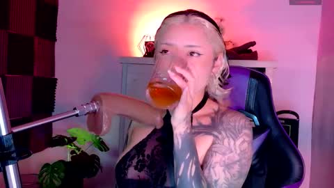 Snapshot of scarlet_gold chatting on 27, 11, 2025 scarlet_gold online show from 27, 11, 2025