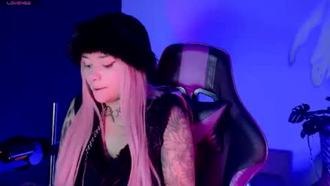scarlet_gold online show from 15, 6, 2026