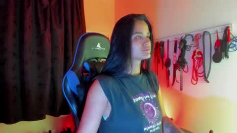 scarlet taylor kennedy online show from 16, 12, 2025