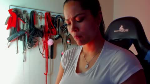 scarlet taylor kennedy online show from 13, 4, 2026