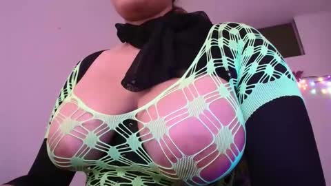 scarlet whisper online show from 30, 4, 2026