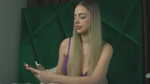 Scarlet online show from 24, 10, 2025