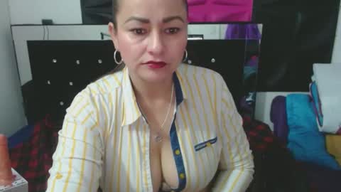 Snapshot of scarletglow1 chatting on 5, 12, 2024 scarletglow1 online show from 5, 12, 2024