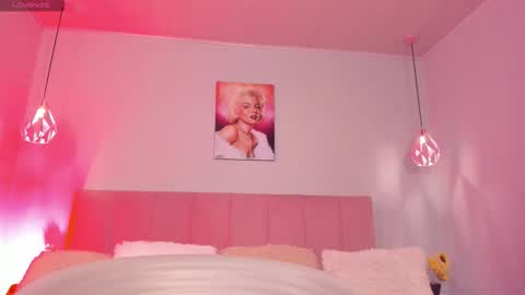 Snapshot of scarletgv chatting on 9, 10, 2025 Scarlet online show from 9, 10, 2025